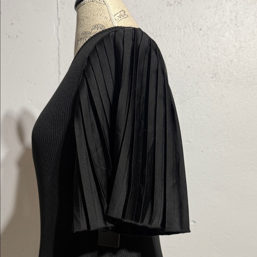 🛍️ BEBÉ Black Pleated Sleeve Blouse. - Picture 5 of 7